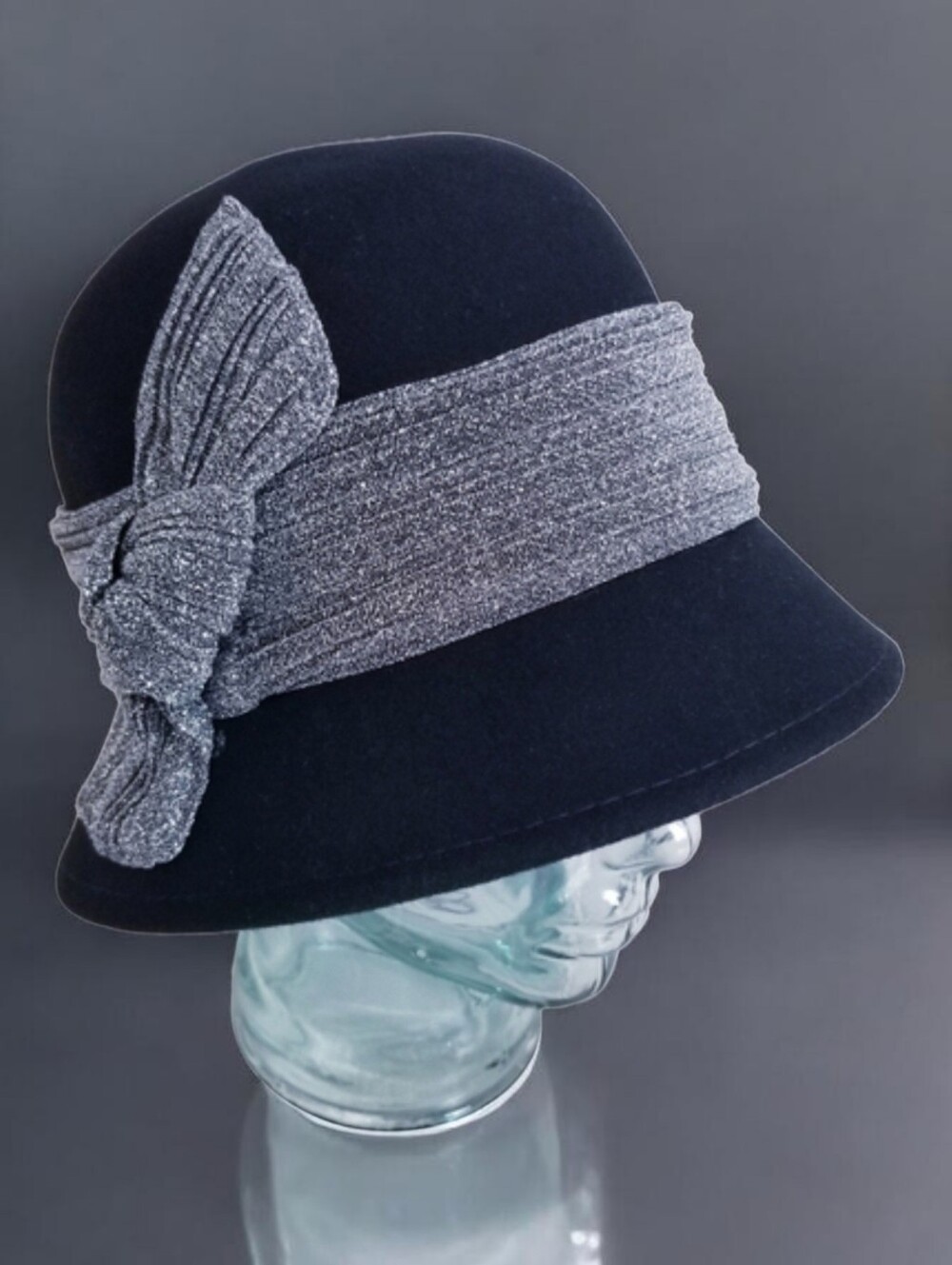 Scala Wool Cloche Hat OS 1920s Flapper Silver Metallic Bow Art Deco Black Winter
